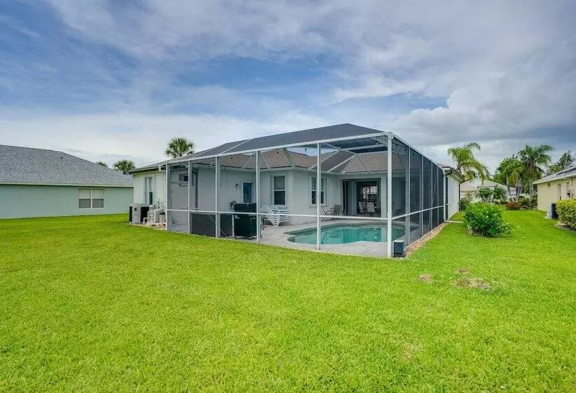 Sunny Fort Myers Home W/ Heated Pool!