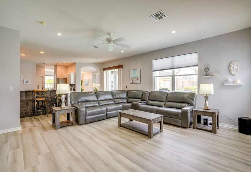 Sunny Fort Myers Home W/ Heated Pool!