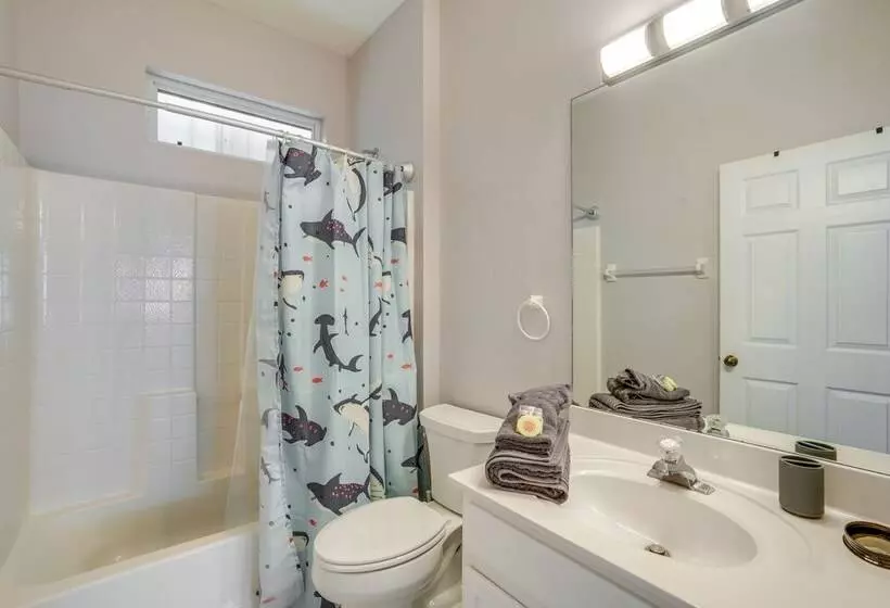 Sunny Fort Myers Home W/ Heated Pool!