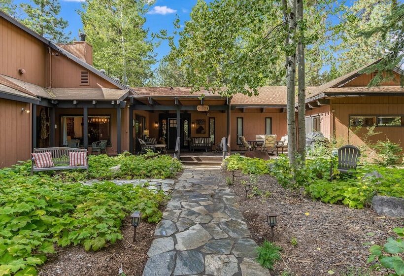 Tahoe City Cabin For 10 Walk To Beach By Sierra Getaways