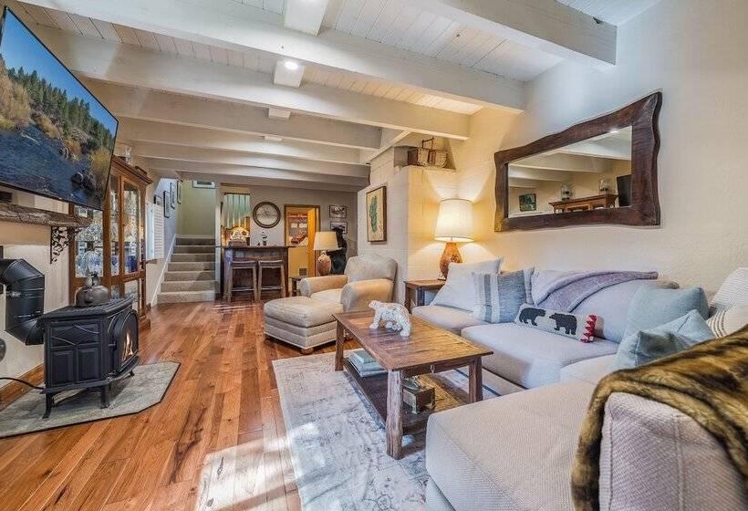 Tahoe City Cabin For 10 Walk To Beach By Sierra Getaways