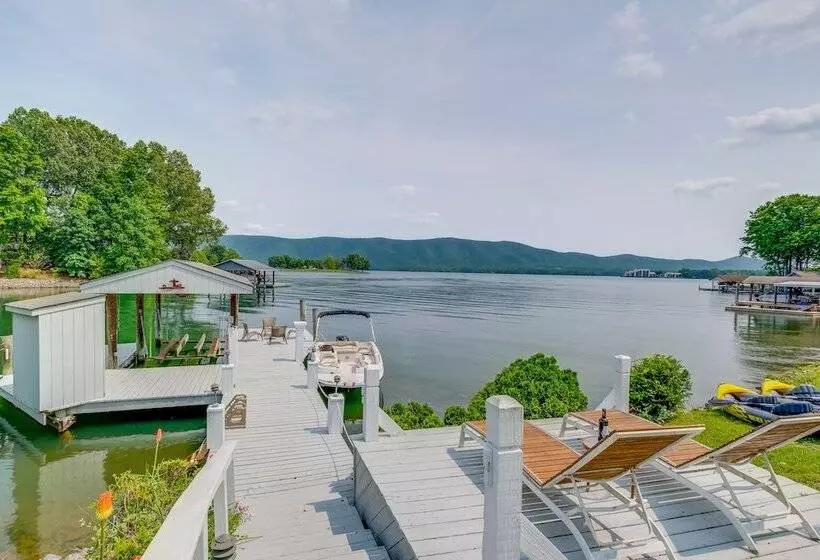 Waterfront Smith Mountain Lake Home W/ Dock!