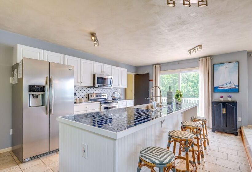 Waterfront Smith Mountain Lake Home W/ Dock!