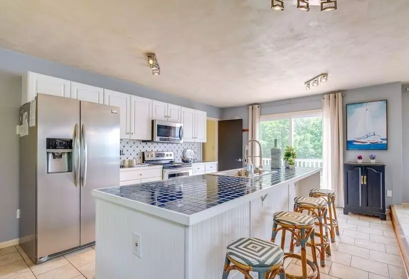 Waterfront Smith Mountain Lake Home W/ Dock!