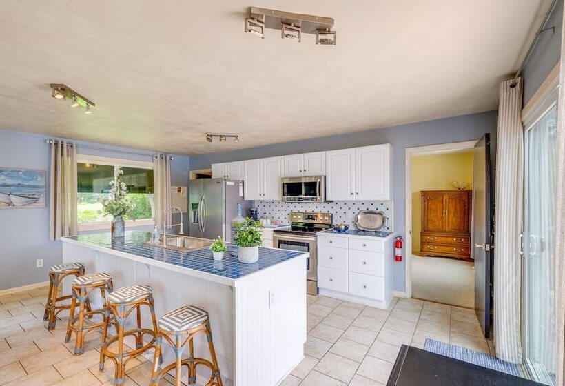 Waterfront Smith Mountain Lake Home W/ Dock!