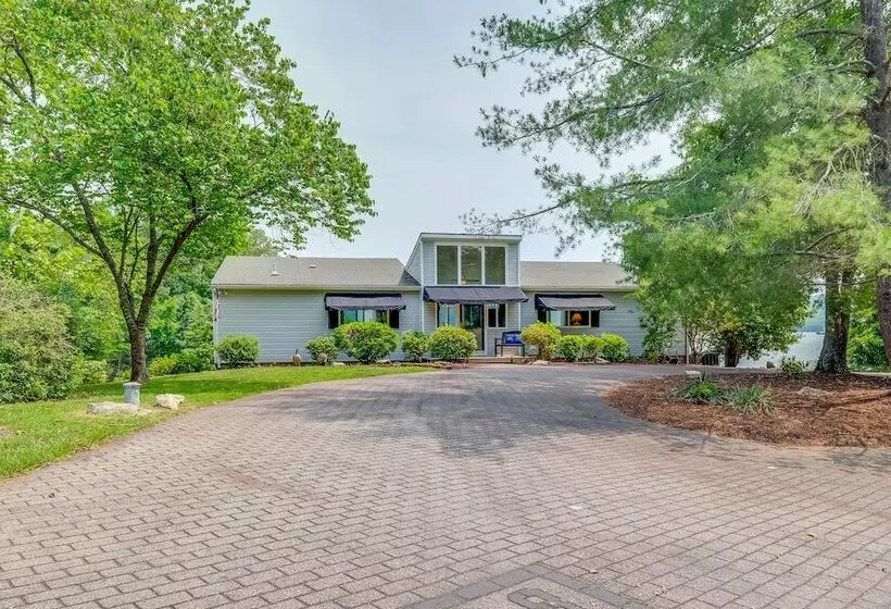 Waterfront Smith Mountain Lake Home W/ Dock!