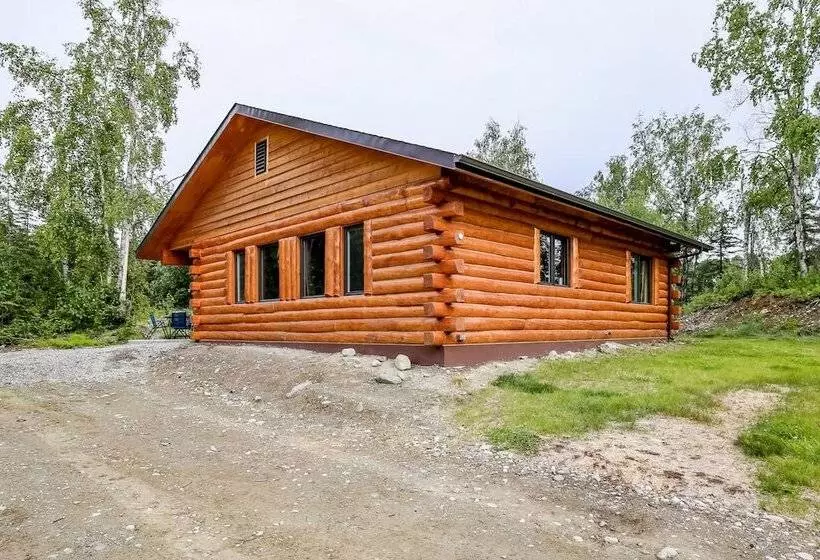 Welcoming Wasilla Cabin W/ Patio!