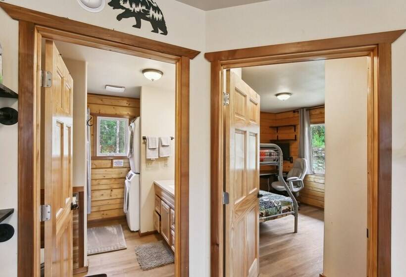 Welcoming Wasilla Cabin W/ Patio!