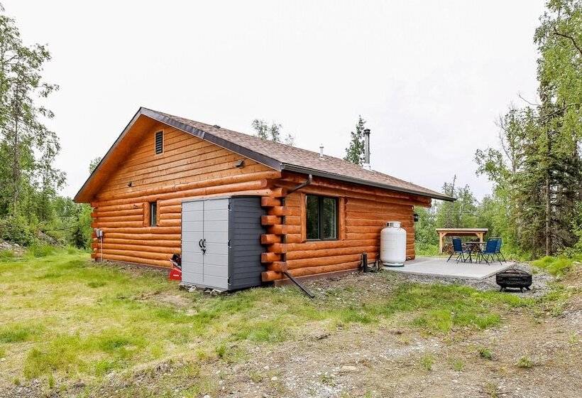 Welcoming Wasilla Cabin W/ Patio!