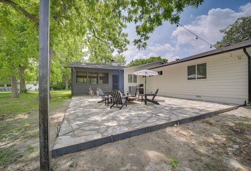 Well Appointed Tulsa Home W/ Fire Pit & Patio!