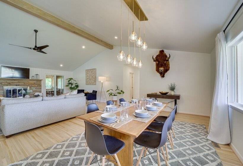 Well Appointed Tulsa Home W/ Fire Pit & Patio!