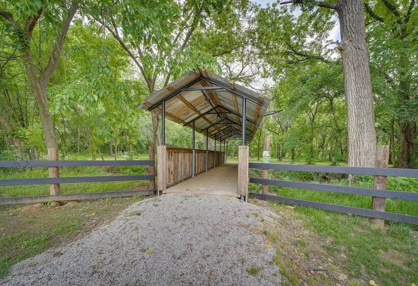 Well Appointed Tulsa Home W/ Fire Pit & Patio!