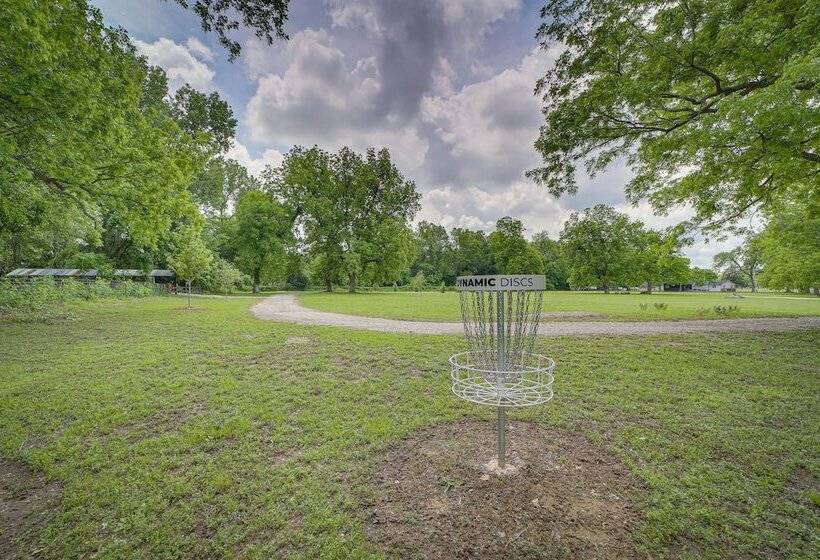 Well Appointed Tulsa Home W/ Fire Pit & Patio!