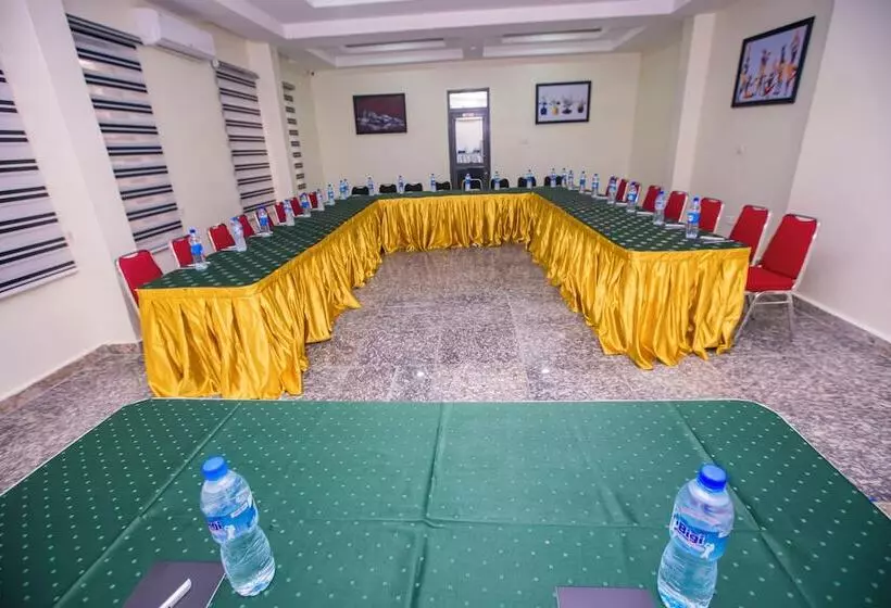 Chinbell Luxury Hotel And Suites