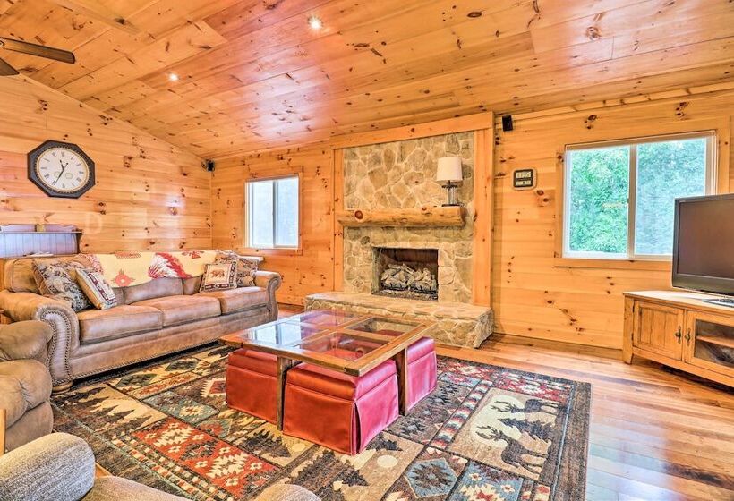 Breathtaking Mountain Views: Cullowhee Cabin!