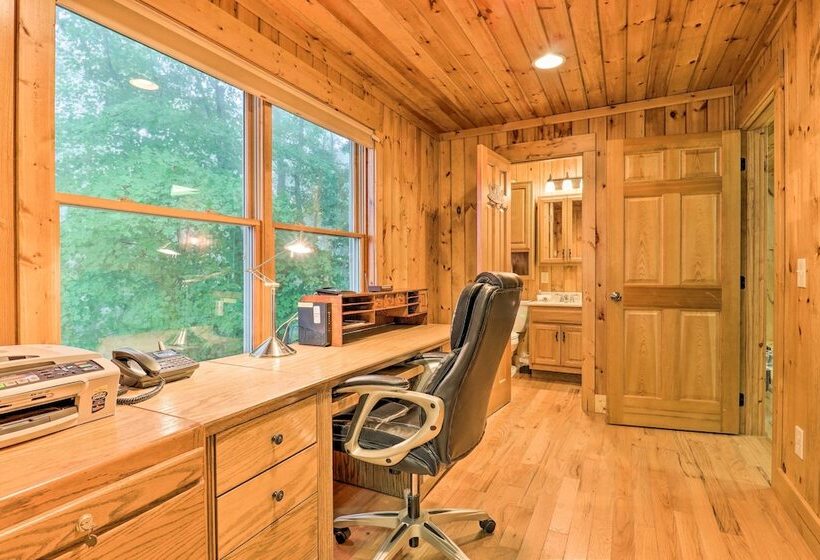 Breathtaking Mountain Views: Cullowhee Cabin!