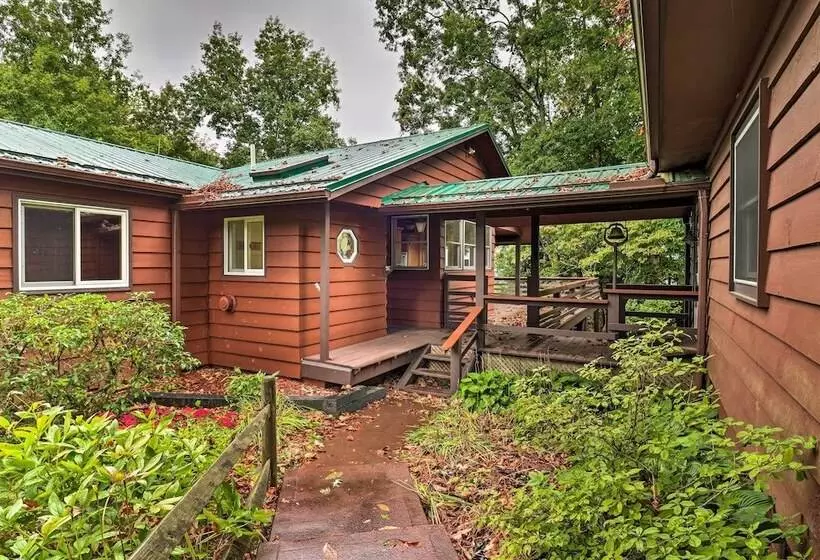 Breathtaking Mountain Views: Cullowhee Cabin!