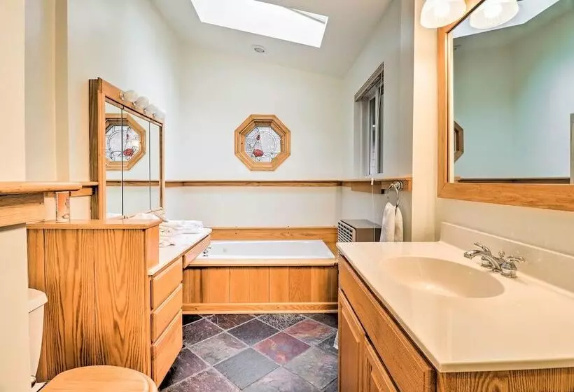 Breathtaking Mountain Views: Cullowhee Cabin!