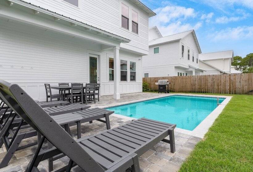 Flipper By Avantstay 18 Person Retreat W/ Pool