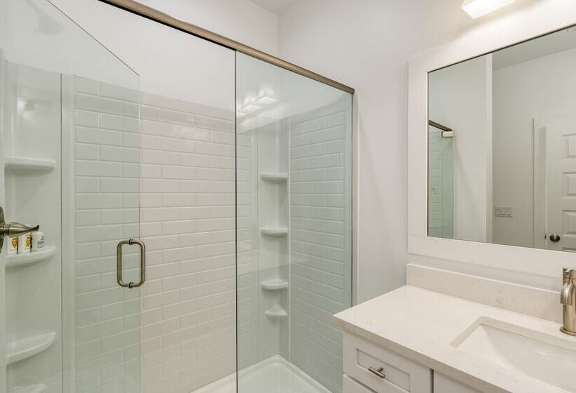 Flipper By Avantstay 18 Person Retreat W/ Pool