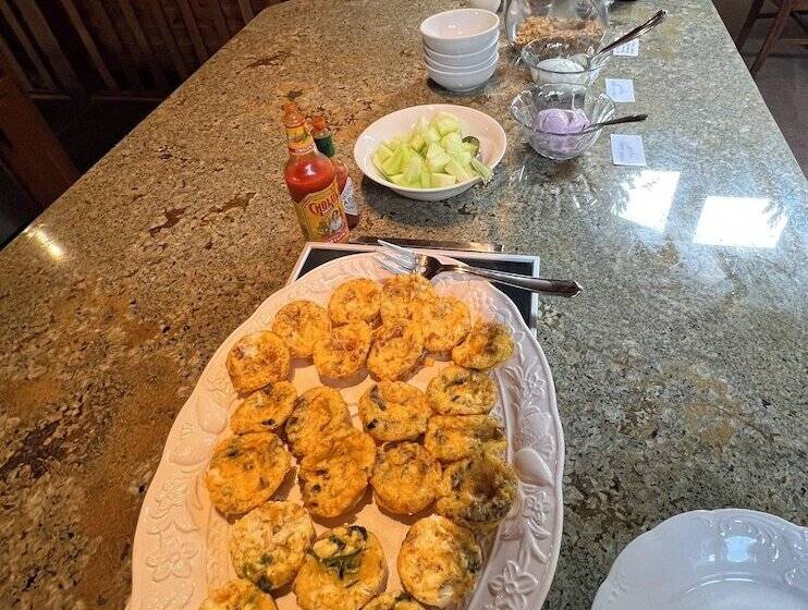 Floras Lake House Bed & Breakfast