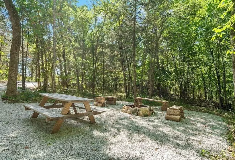 Hidden Hollow   Desirable Ozark Glamping!
