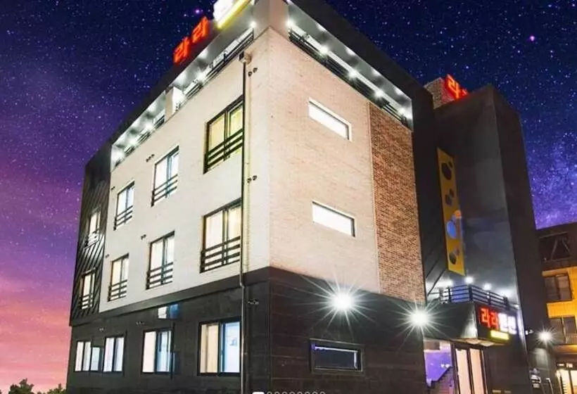 Hotelli Chorok Pension