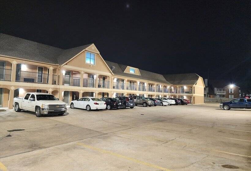 Отель Executive Inn