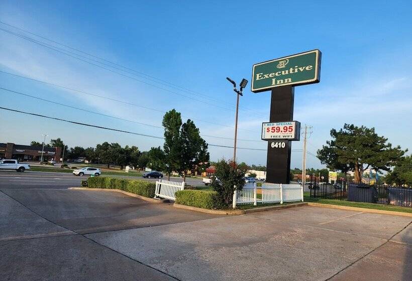Отель Executive Inn