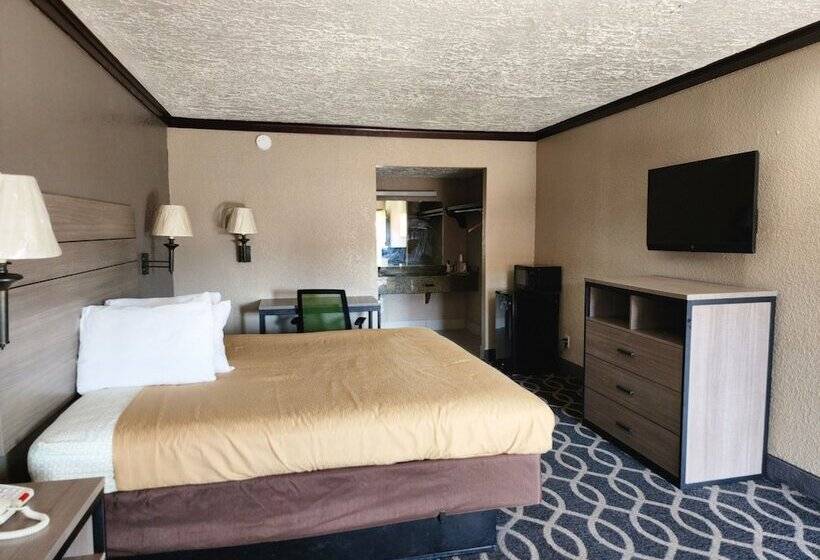 Отель Executive Inn