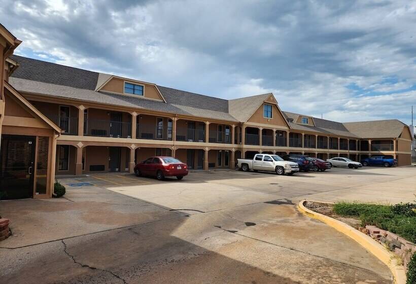 Отель Executive Inn