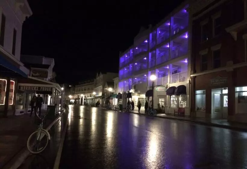 Hotelli Lilac Tree Suites