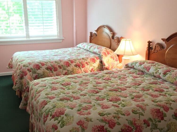 בית מלון כפרי Lilac Tree Suites