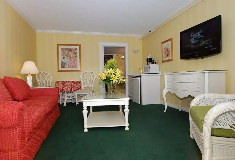 Hotelli Lilac Tree Suites