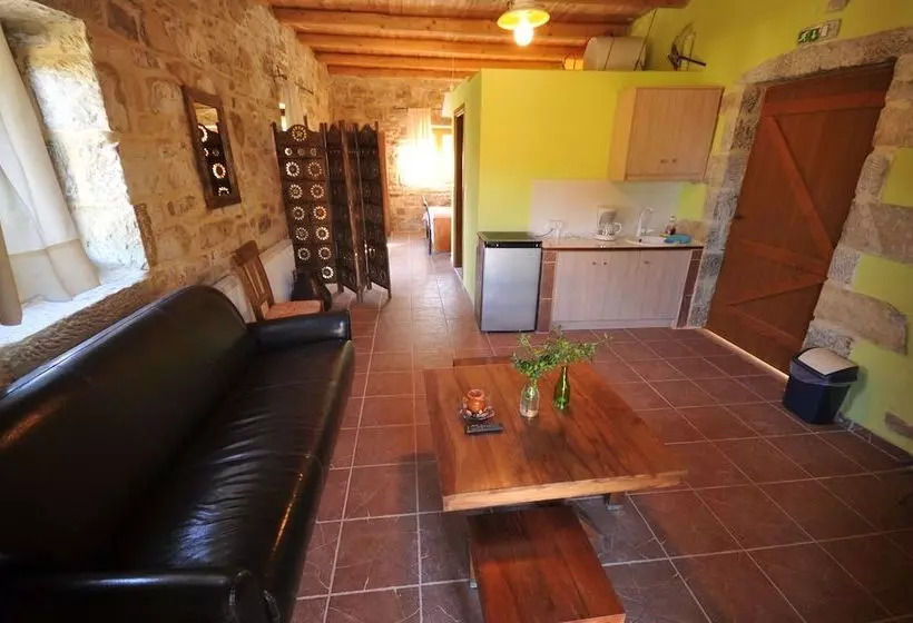 田舎風ホテル Akros Oreon