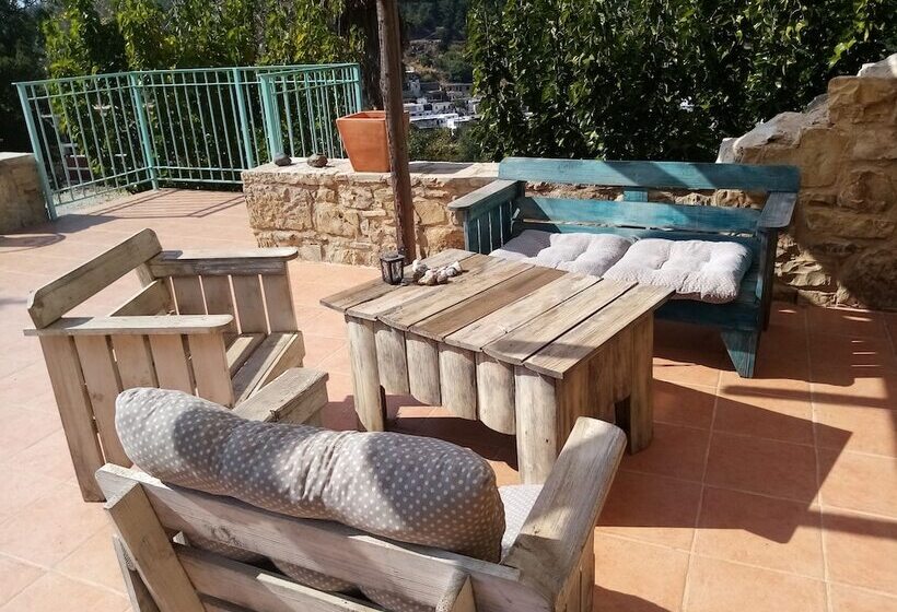 田舎風ホテル Akros Oreon