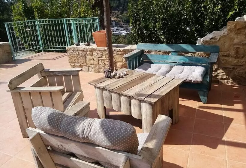 田舎風ホテル Akros Oreon