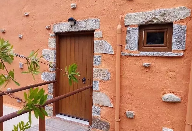 田舎風ホテル Akros Oreon