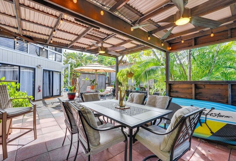 Kailua Kona Home W/ Tropical Bar: Walk To Beach!