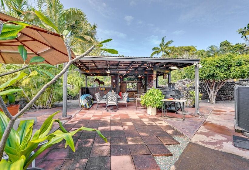 Kailua Kona Home W/ Tropical Bar: Walk To Beach!