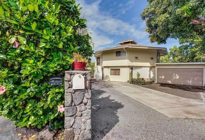 Kailua Kona Home W/ Tropical Bar: Walk To Beach!