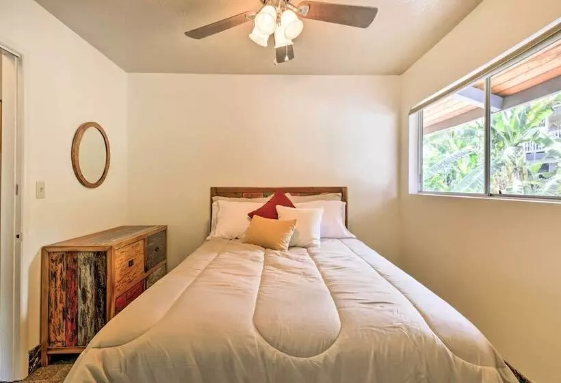 Kailua Kona Home W/ Tropical Bar: Walk To Beach!