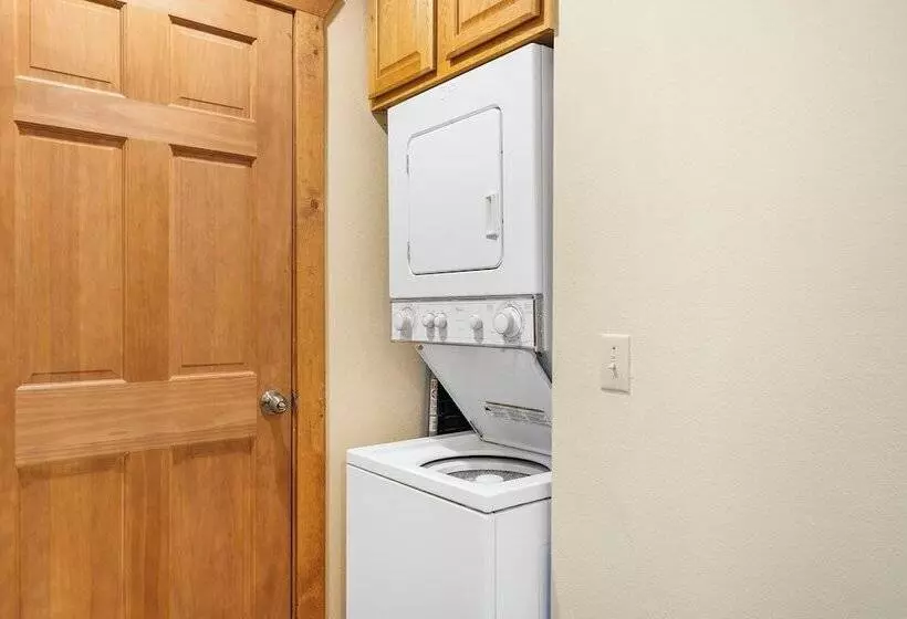 Milby Hideaway   On Site Amenities