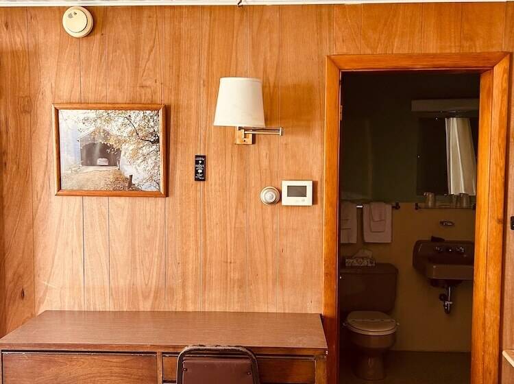 Mollyockett Motel & Swim Spa