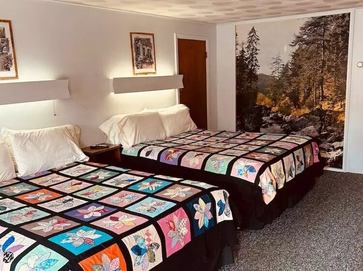 Mollyockett Motel & Swim Spa