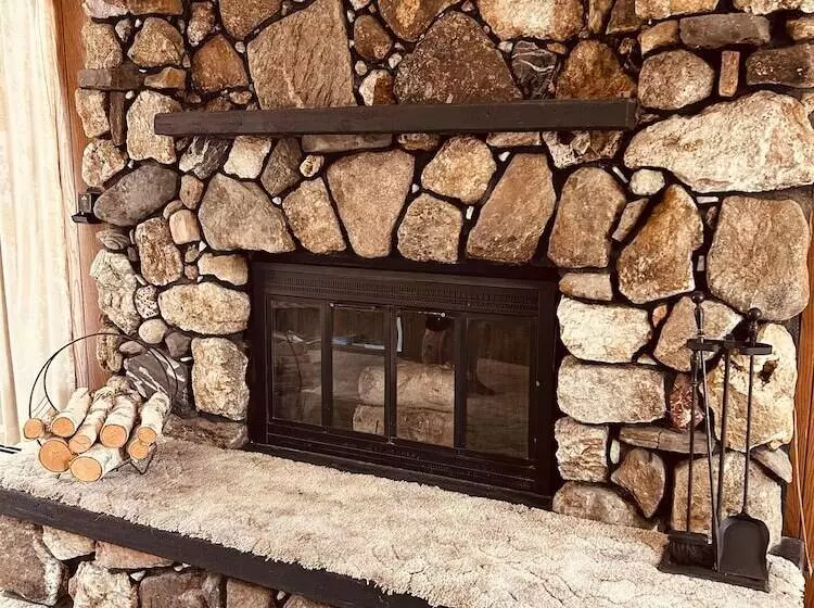 Mollyockett Motel & Swim Spa