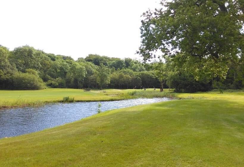 New Forest Golf Club Apartments