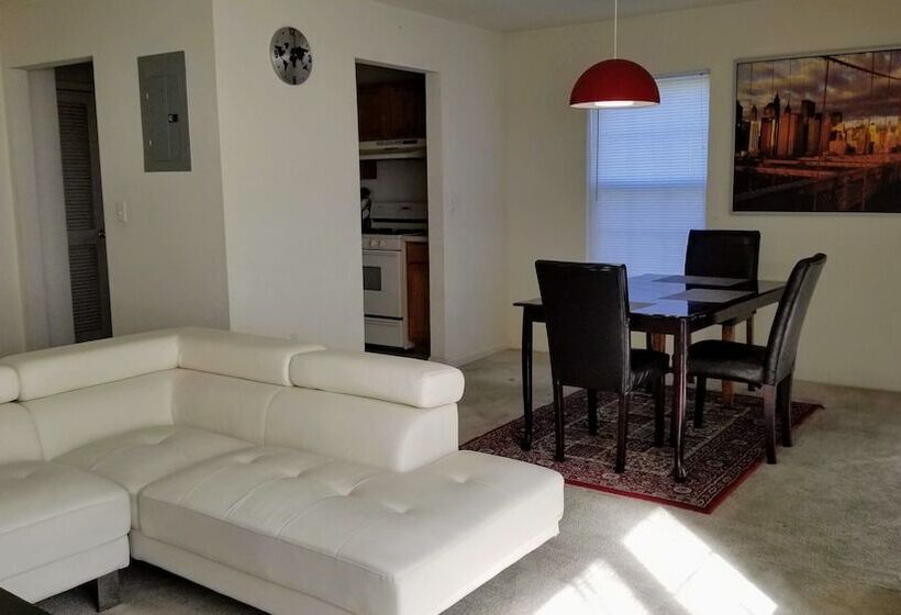 ペンション Lotus Suites Woodbridge