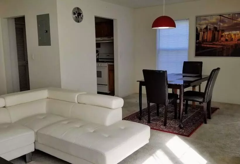 Majatalo Lotus Suites Woodbridge