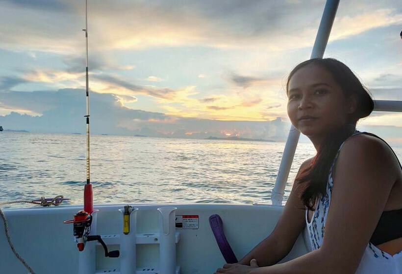 پانسیون Oimho Beach House Apartment Beach Front